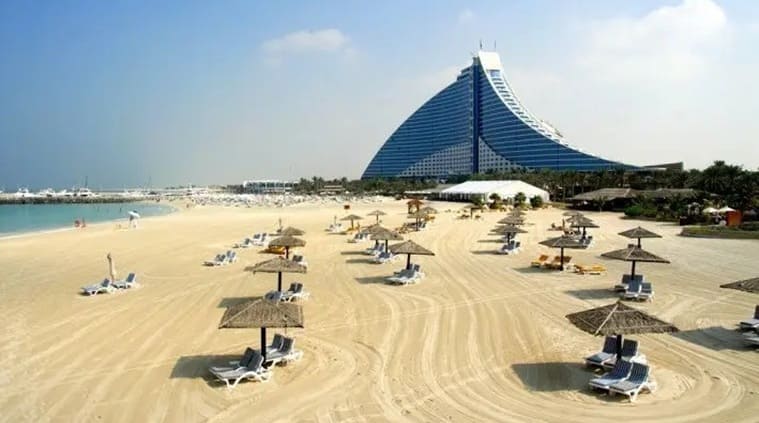   (Jumeirah Beach)